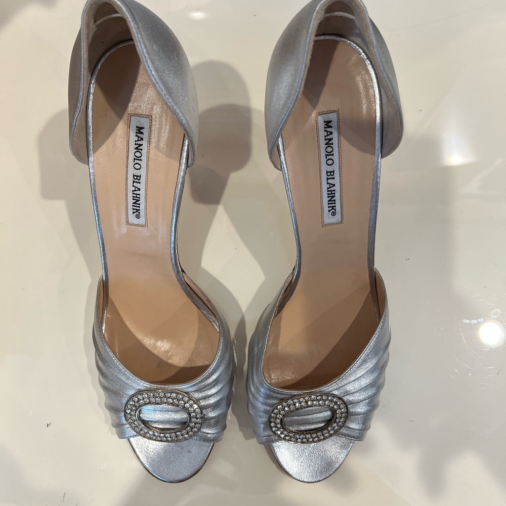 Manolo Blahnik Silver Sedarby Pumps